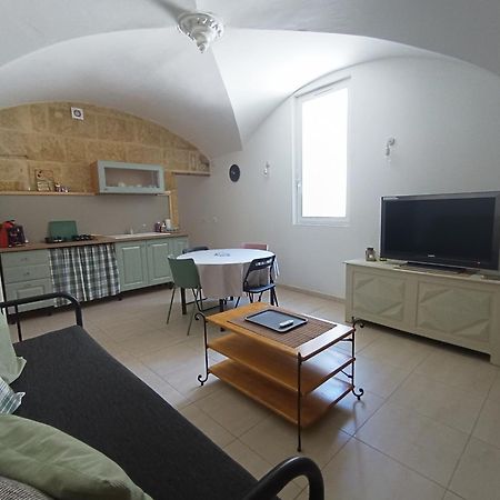 Dans Maison De Maitre, Appartement Independant. Montfrin エクステリア 写真