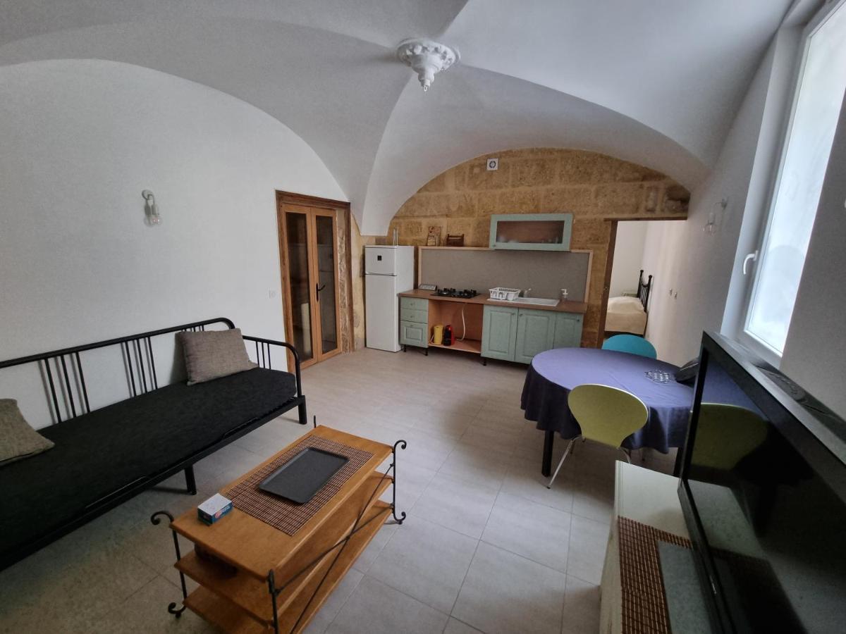 Dans Maison De Maitre, Appartement Independant. Montfrin エクステリア 写真