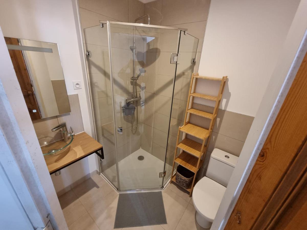 Dans Maison De Maitre, Appartement Independant. Montfrin エクステリア 写真